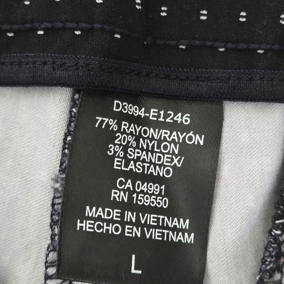 Hilray Radley Blue Polka Dot Women's Large Shorts - Picture 8 of 9